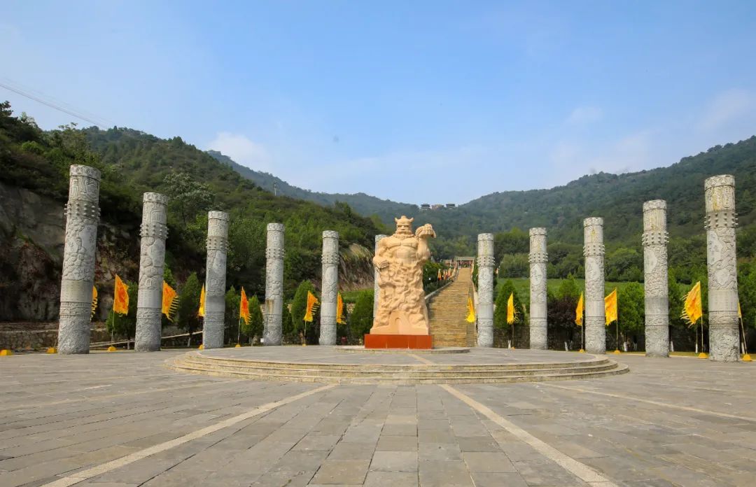 并存以炎帝陵为中心的羊头山神农上庙,炎帝陵五谷庙,炎帝行宫,团西村