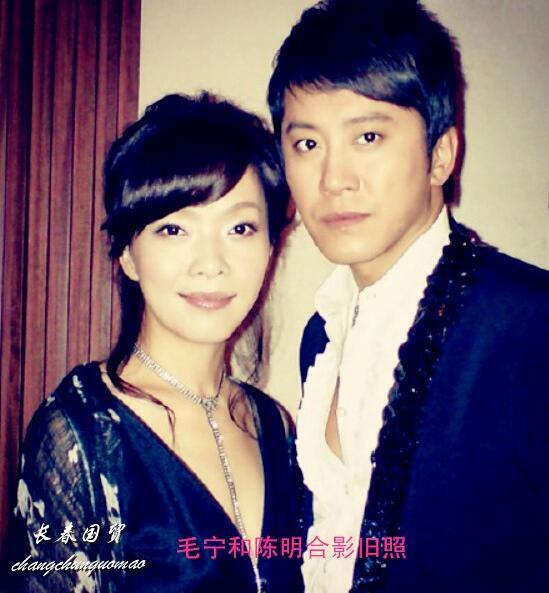 51岁毛宁近照曝光阳光帅气状态好身材颜值不输小鲜肉