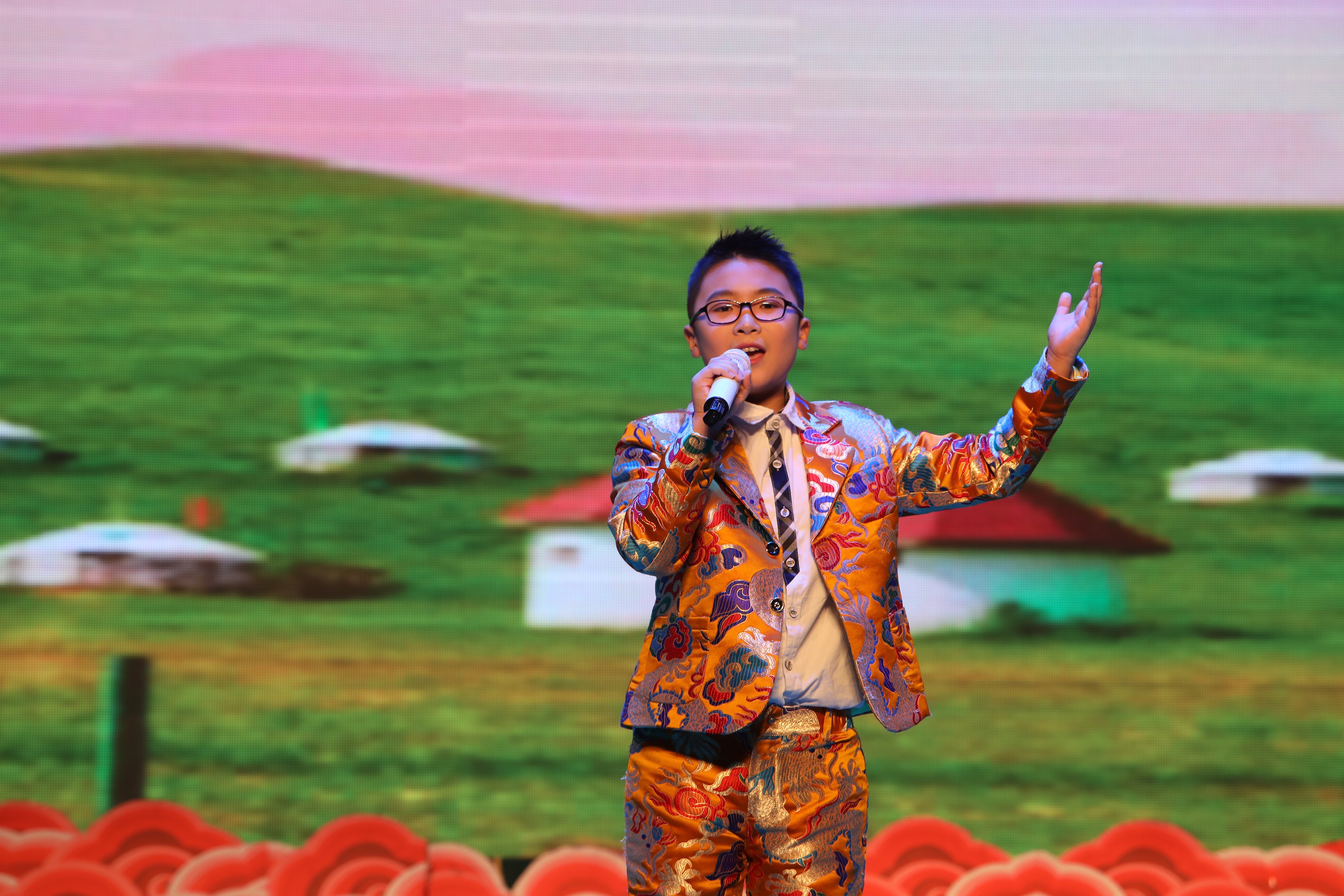 国内一线童星歌手李造恒即将录制自己的最新原创歌曲《梦回草原》