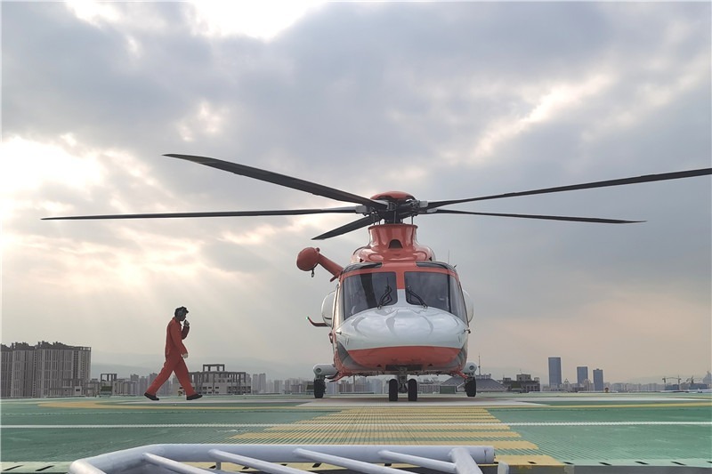 生死时速！直升机空中架起生命营救“绿色通道”