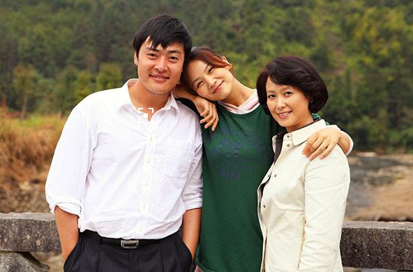 张彤之所以成功,离不开妻子的守护.