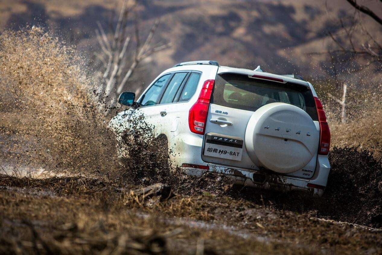假期自驾神车推荐，这三款车越野性能强，喜欢出去玩的看看