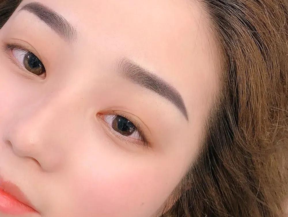 打开凤凰新闻,查看更多高清图片丝雾眉也是最近很流行