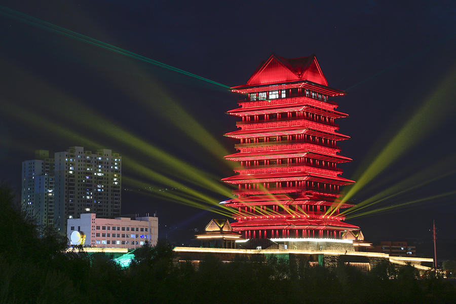 蘭州黃河樓亮燈 雙節又添新景點 蘭州夜色更美麗__鳳凰網