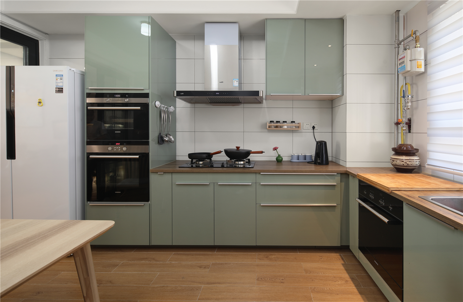 l型厨房这样设计,可提高30%下厨效率还不拥挤,小户型值得借鉴!