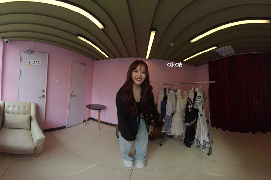 SNH48单人后台挑选服装VR，让你亲手帮她挑选衣服_凤凰网视频_凤凰网