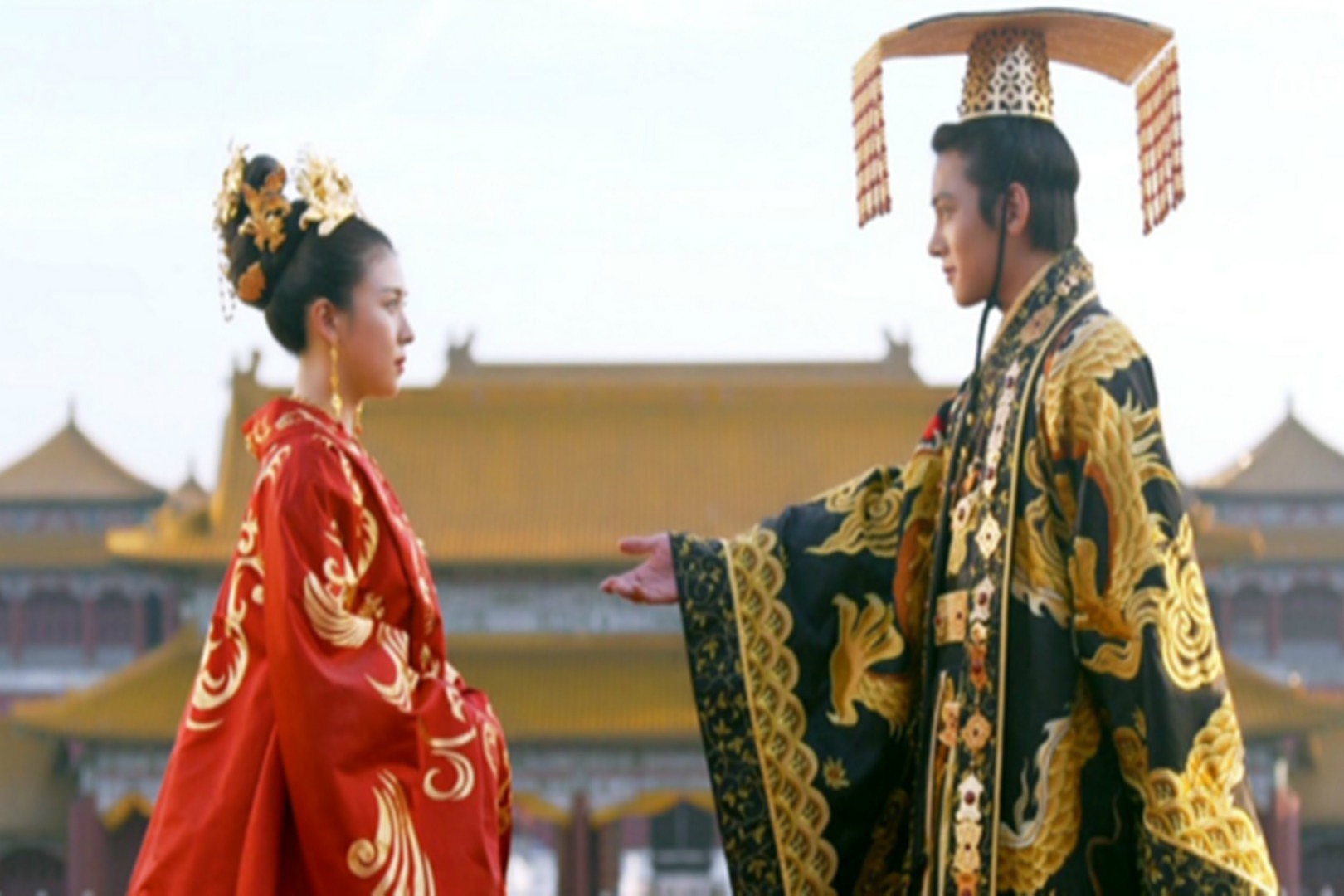 堪称一代妖后当了皇后直接将老父亲乱棍打出男人找一个死一个