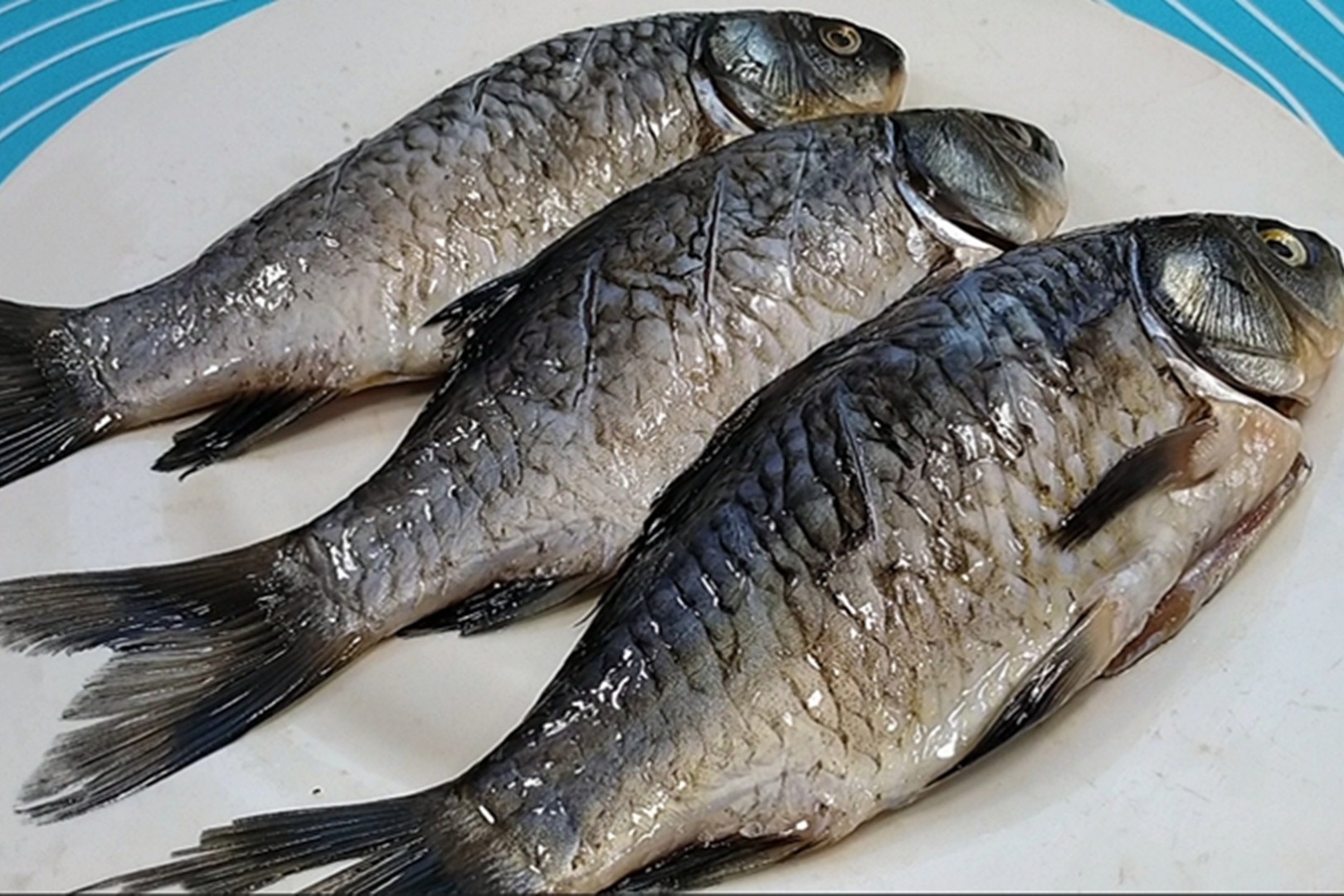 酱焖鲤鱼,酱焖鲤鱼的家常做法 - 美食杰酱焖鲤鱼做法大全