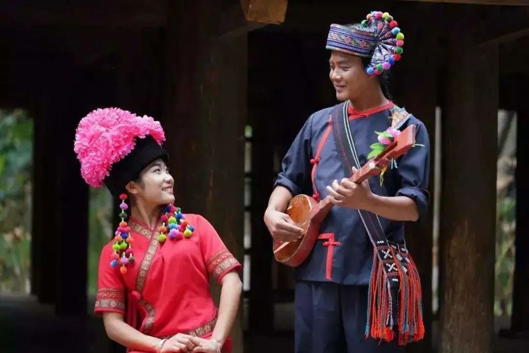 民族滇峰秀丨布朗族:在普洱景迈山为环滇跑者真诚祈福!