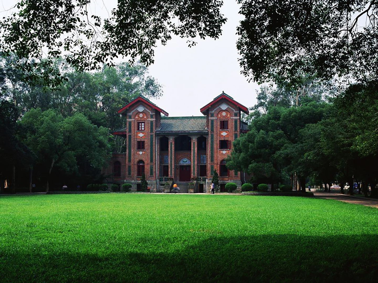 中国以“人名”命名的大学，除了中山大学，这些你可能没听过