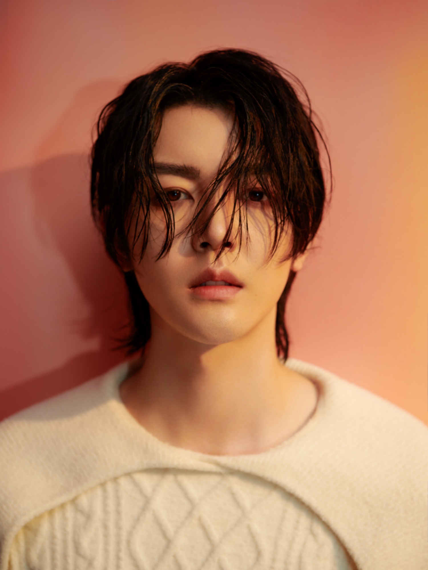 戴景耀文艺穿搭大片释出 《陌生的恋人》引期待