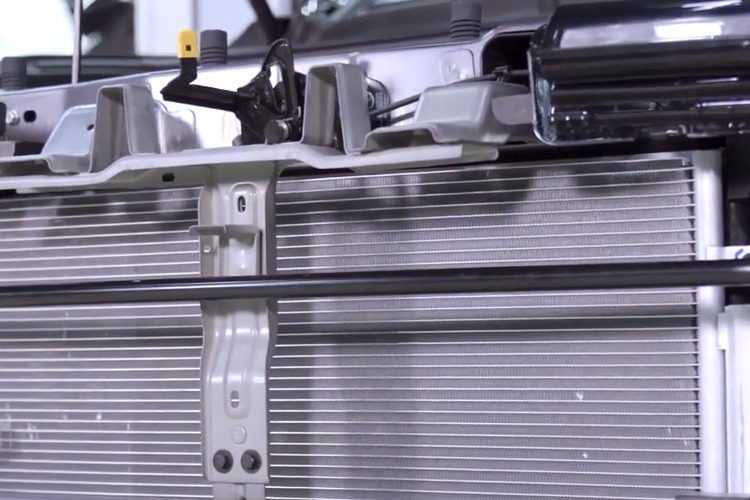 防撞梁这门课 第三代哈弗H6赢得有理有据  这表现你给打几分？