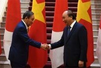 菅义伟首访为何选择越南和印尼？ 专家：军事“搭台”经济“唱戏”