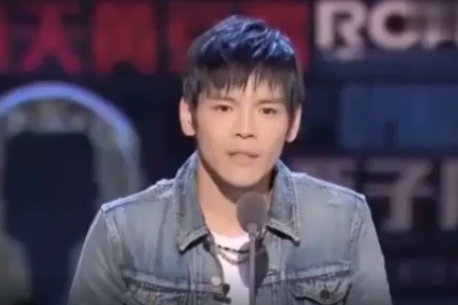 向佐郭碧婷女儿长相曝光：眼睛像爸爸鼻子像妈妈