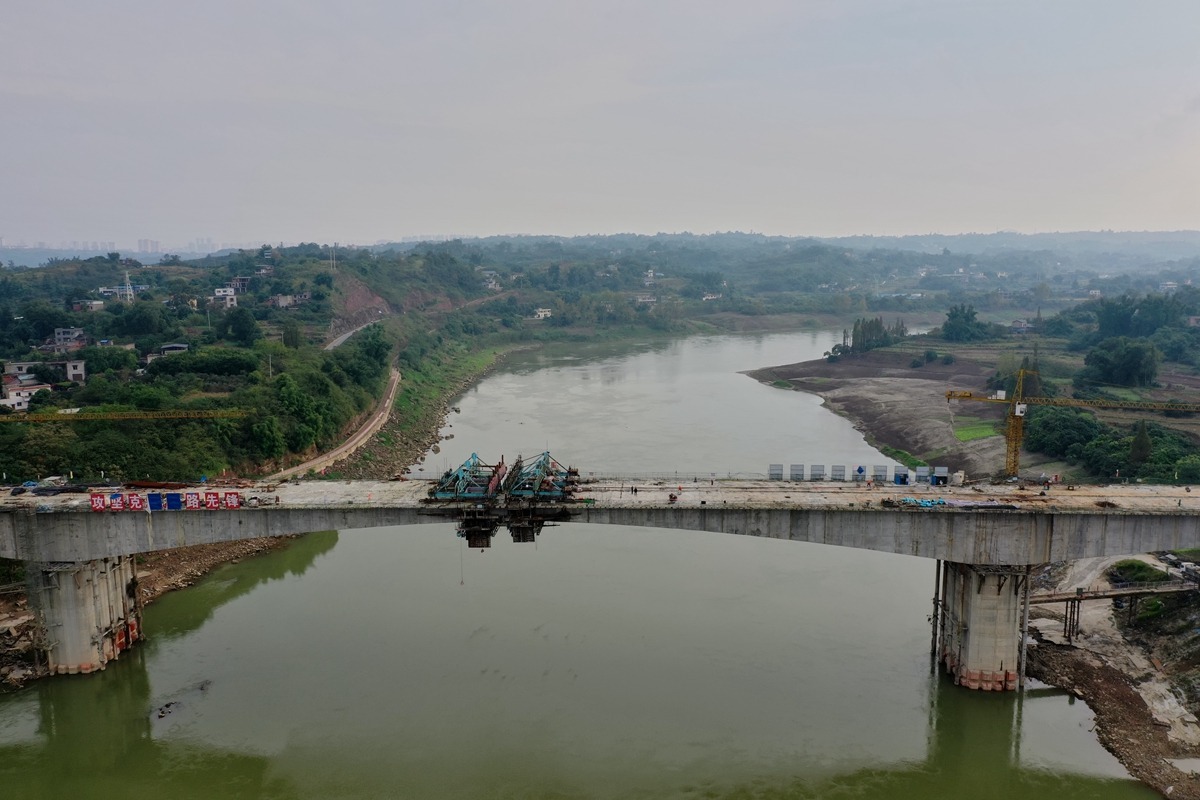 方便50万人出行 泸州胡市沱江大桥合龙,预计2021年2月通车