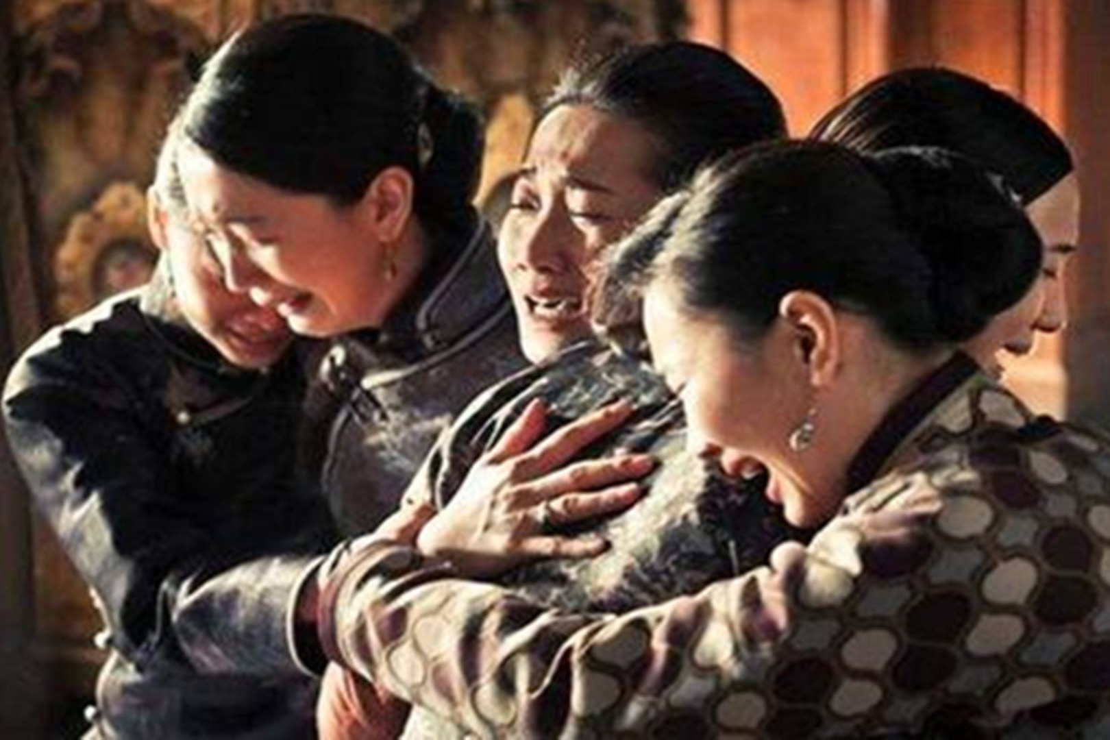 张作霖死后，六个女儿命运如何？虽含着金汤勺出生，但却输了人生