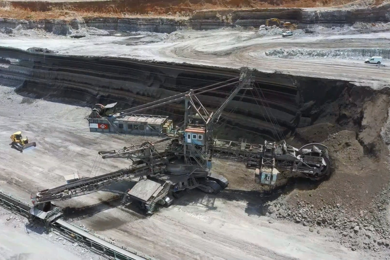 山西发现一处大型斑岩型金矿，其资源高达50吨，价值近160亿元_凤凰网视频_凤凰网