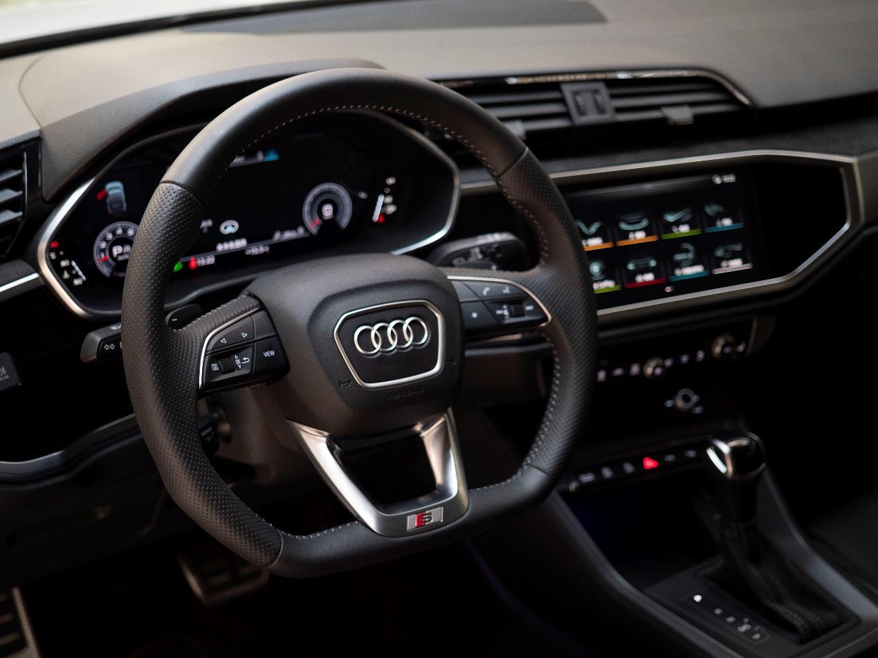 驾域丨找回30岁前的青春 只差一台奥迪q3sportback