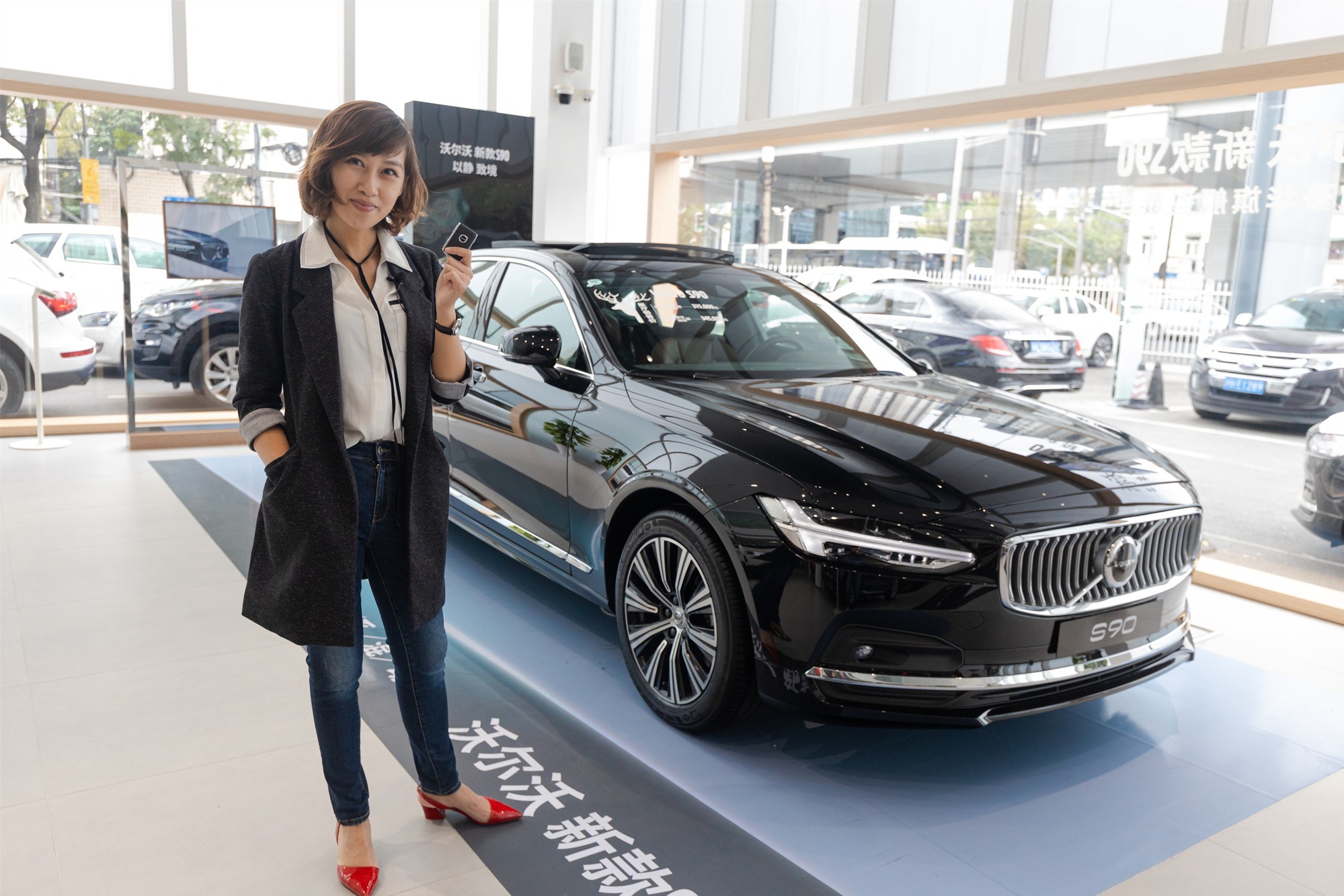 沃尔沃S90落地价≈5系A6L裸车价？二线豪华车何以涅槃