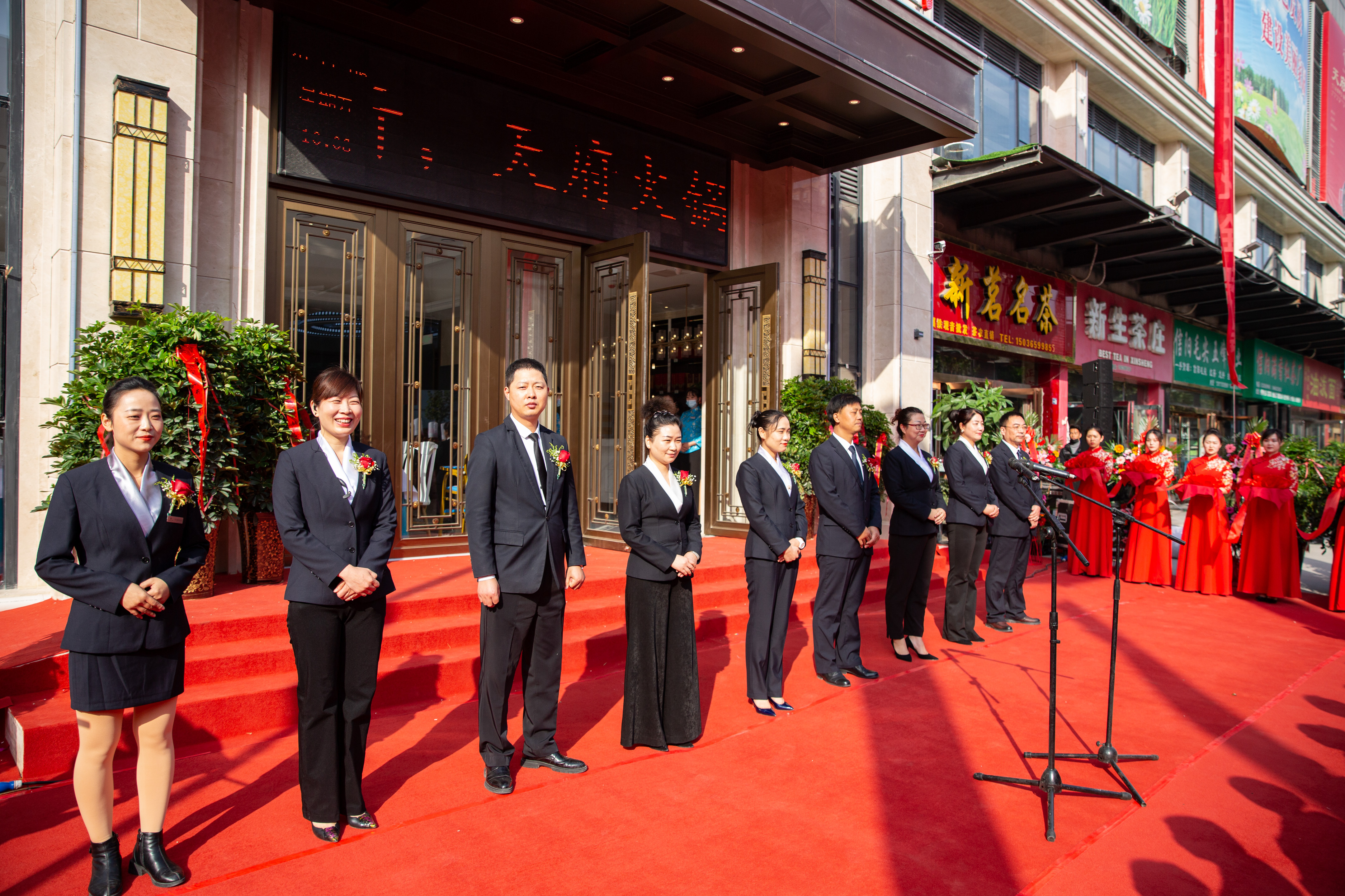 洛阳天府火锅老板儿子图片