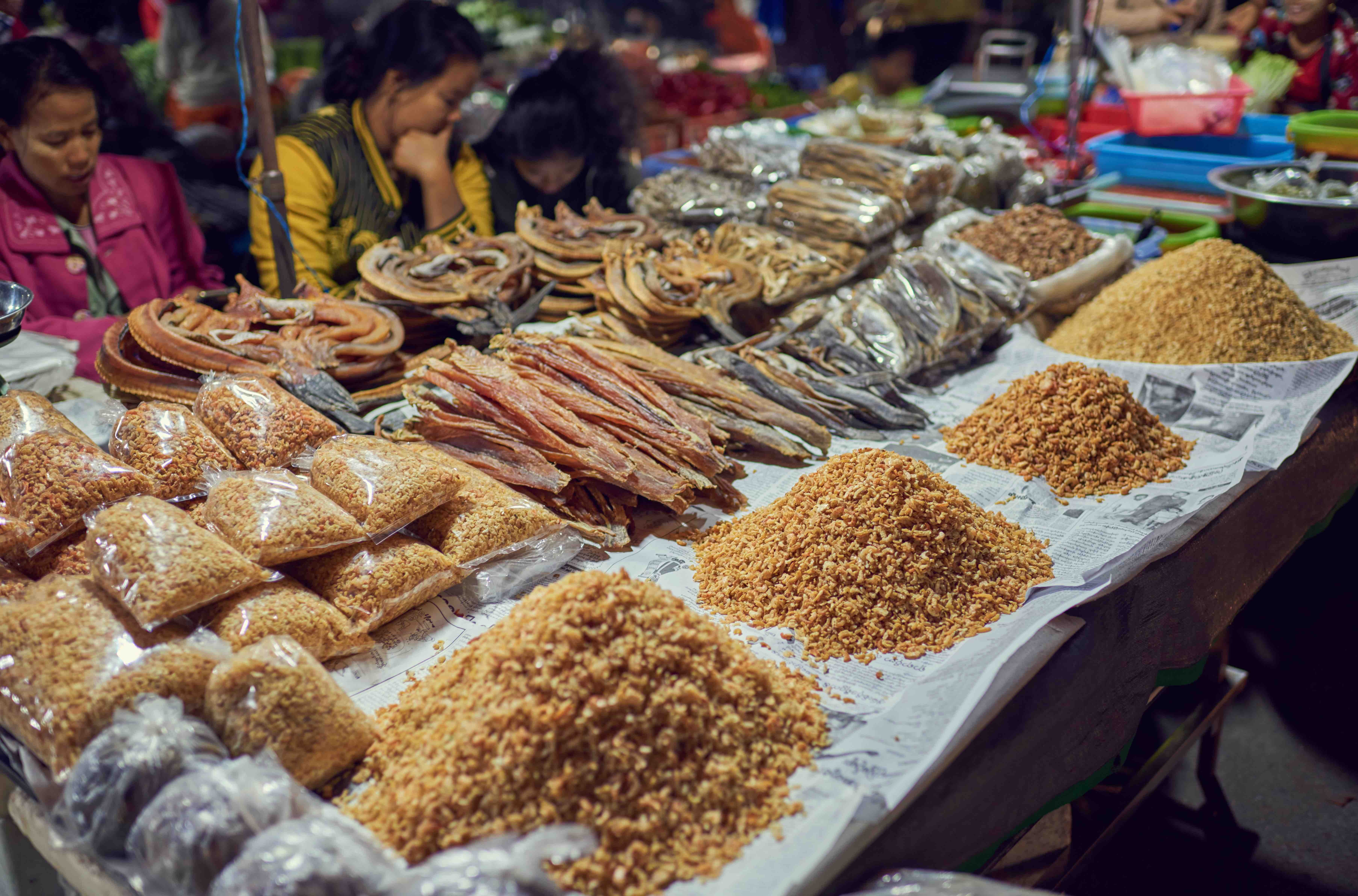 流传于缅甸街头传统小吃，与中国民间美食相似，传承古老民俗文化 __凤凰网