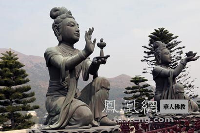 六天母献供（图片来源：凤凰网佛教 摄影：丹珍旺姆）