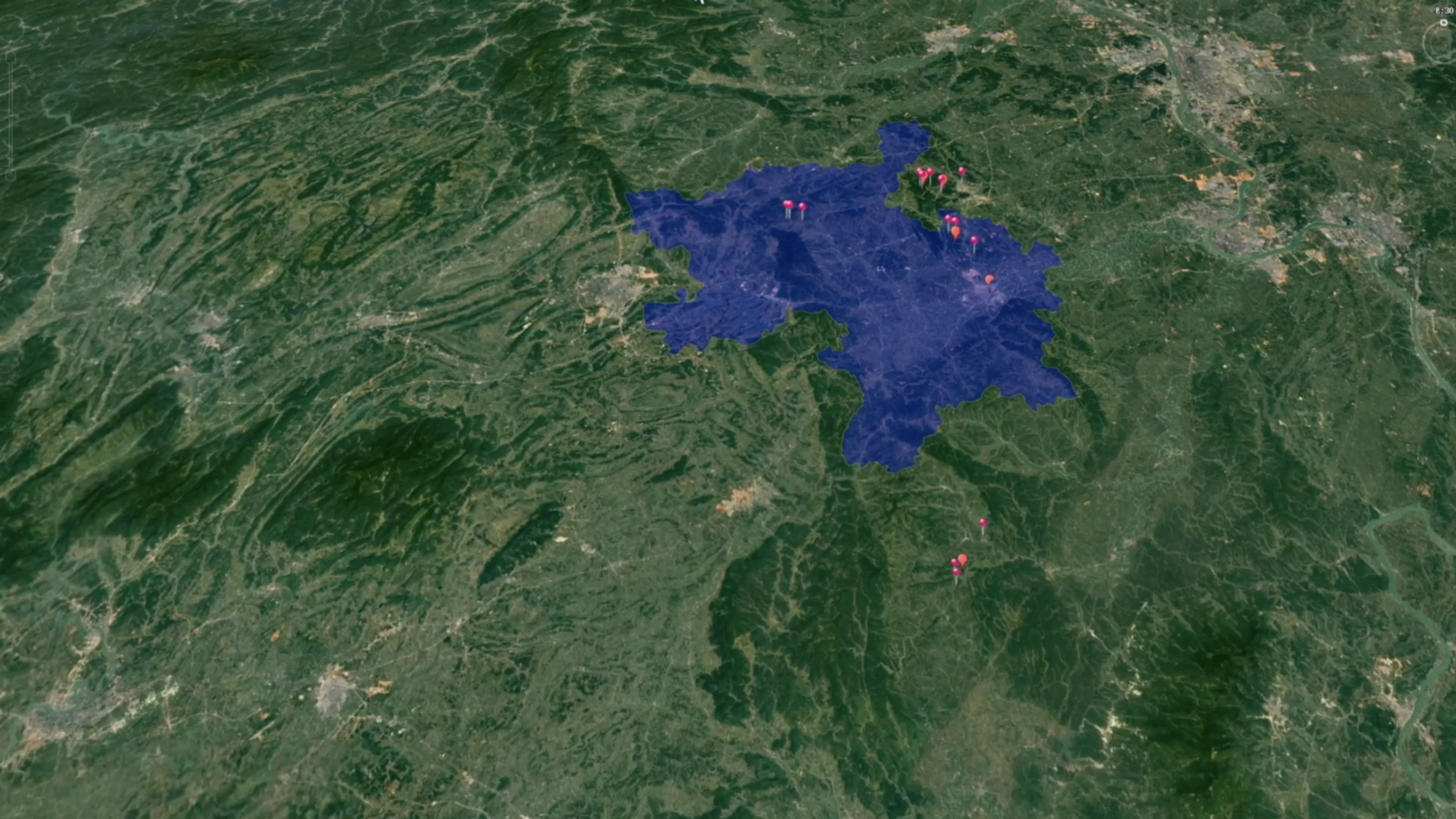 比较有特点的是来龙酷似神龟戏水,从卫星云图和航拍角度看非常逼真