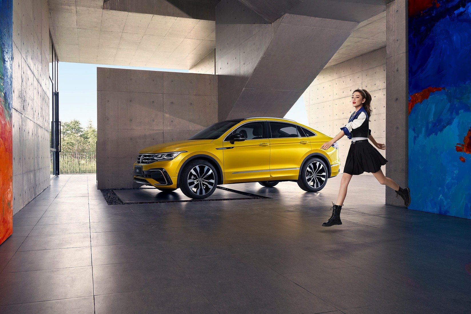 上汽大众途观X正式上市；路虎新款发现官图发布