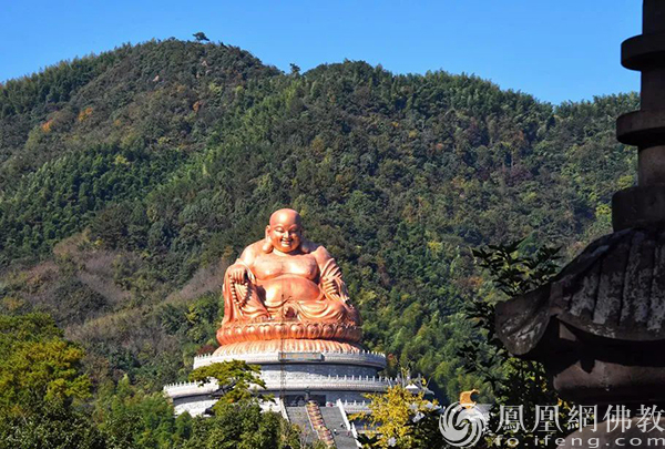 雪窦山弥勒菩萨圣像(图片来源:凤凰网佛教)
