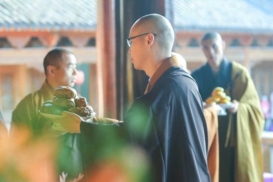 庄严殊胜，实拍雪窦山纪念太虚大师诞辰130年传供大典