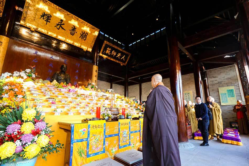 庄严殊胜，实拍雪窦山纪念太虚大师诞辰130年传供大典