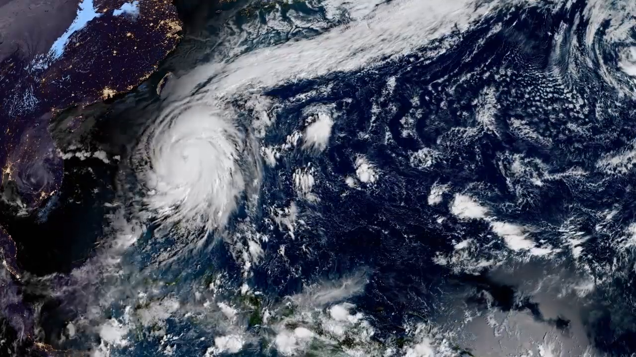 台风环高从太空的角度看风眼很清晰