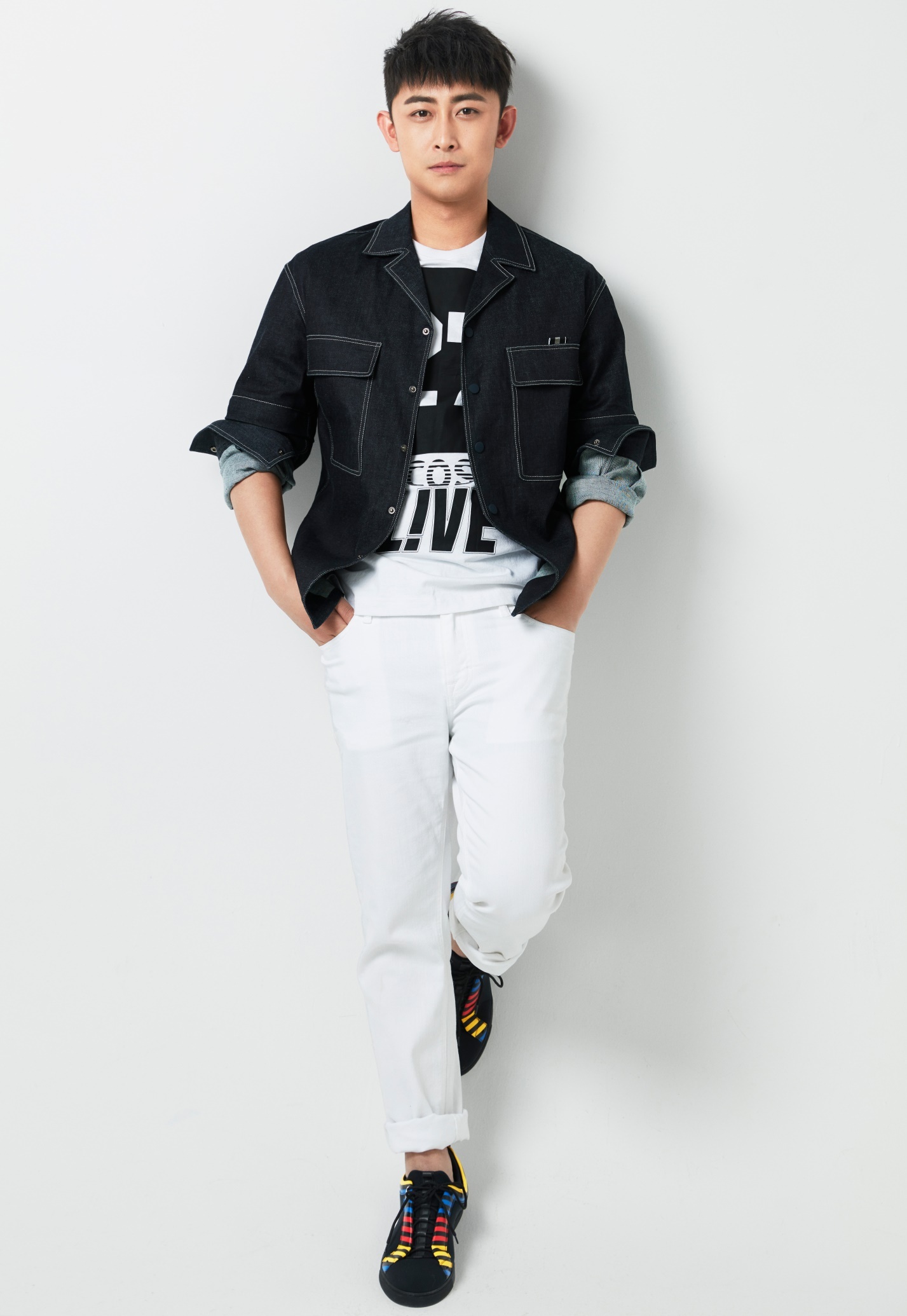 纵观演员刘超所出演的作品,他所塑造的角色可谓是各有千秋.