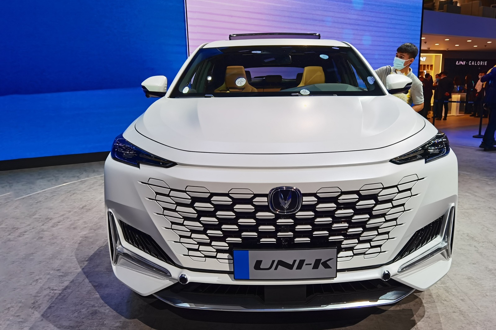 两分钟带你看懂广州车展上的长安unik