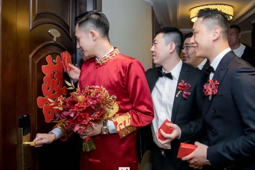 迎娶新娘时为什么女家要紧闭大门——北京婚礼中的 “闭门礼”_凤凰网