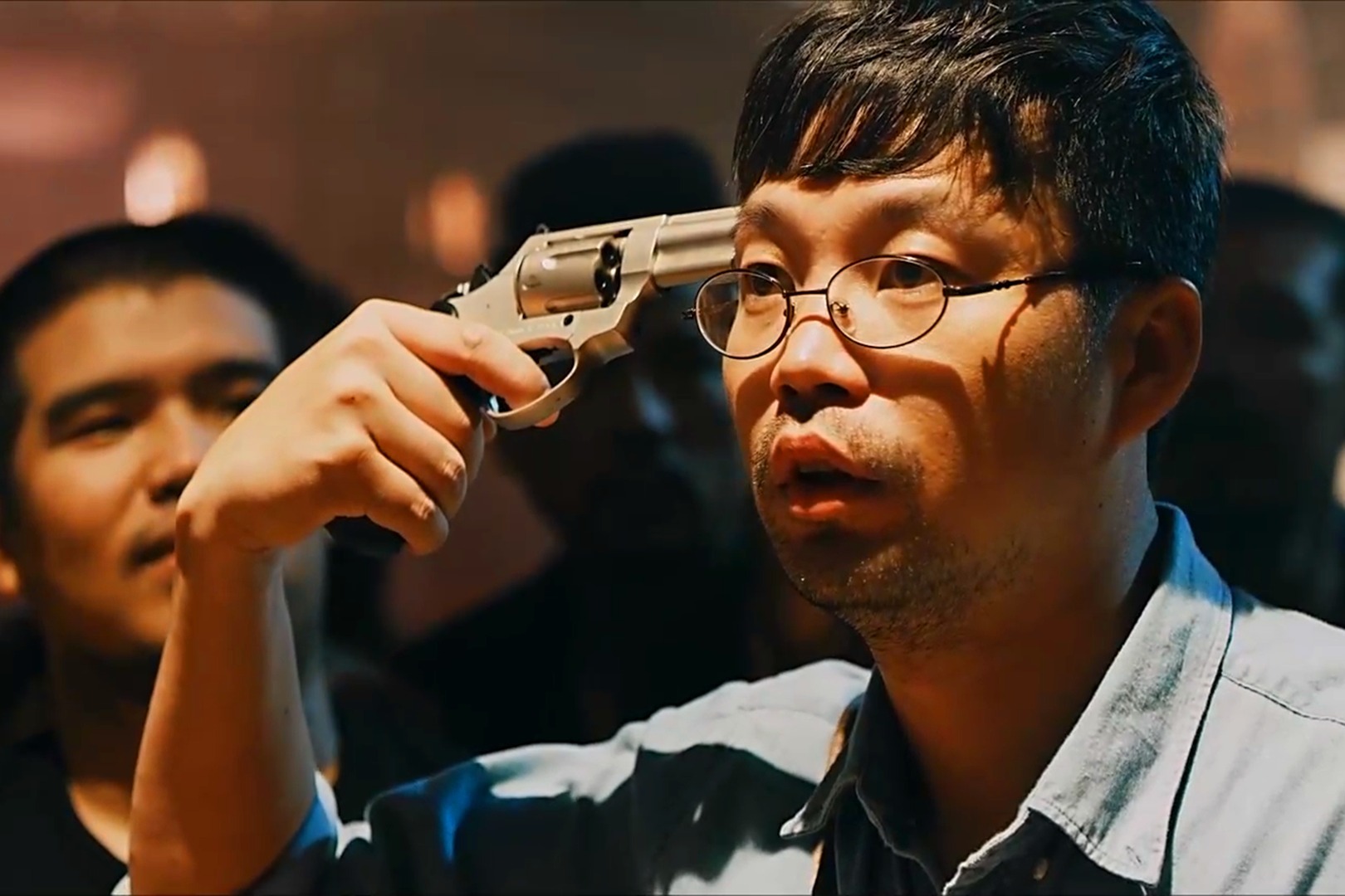 亡命徒玩俄罗斯轮盘赌最狠的人6发左轮放5颗子弹喜剧片