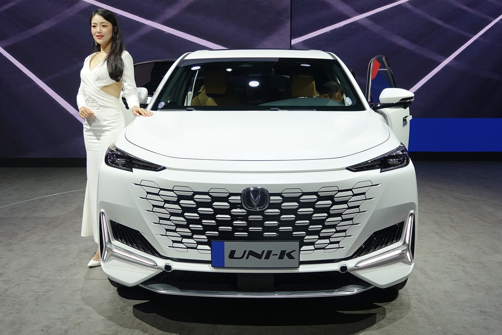 搭载20t8at长安unik亮相广州车展明年上市或将18万元起售