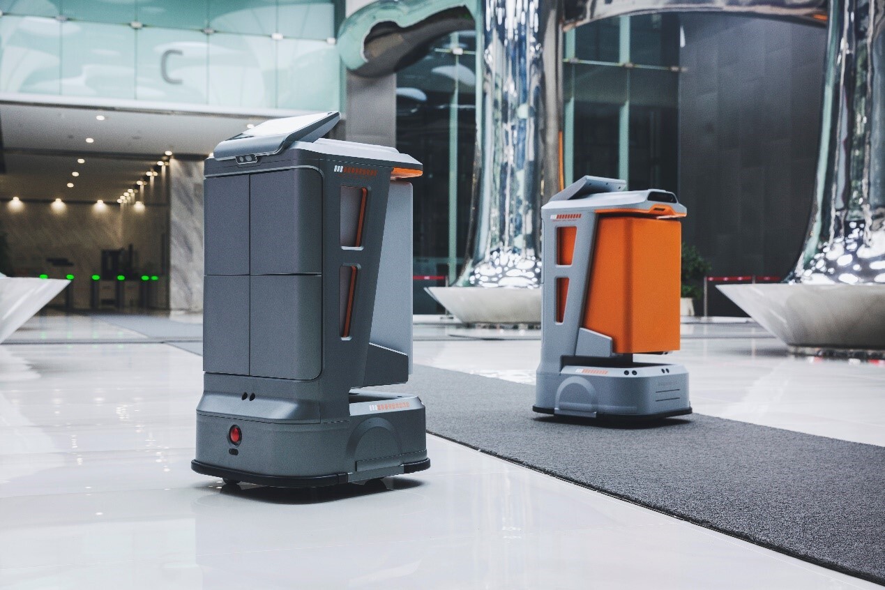 中国机器人产业发展大会青岛开幕 segway配送机器人s2精彩亮相