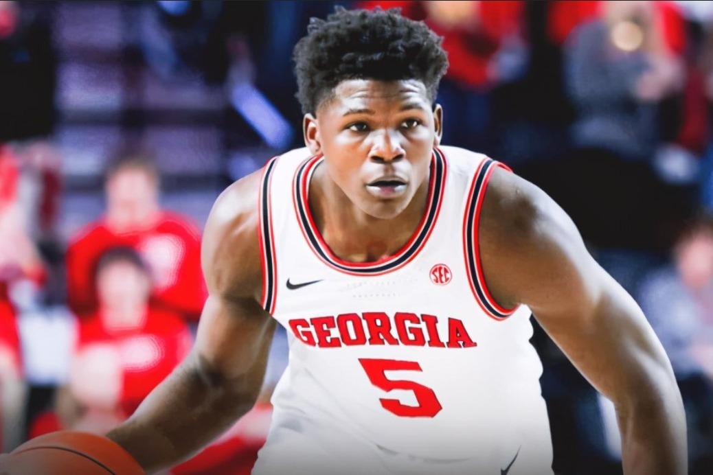 这身体素质是真实存在的nba新科状元大学时期曾上演惊天隔扣