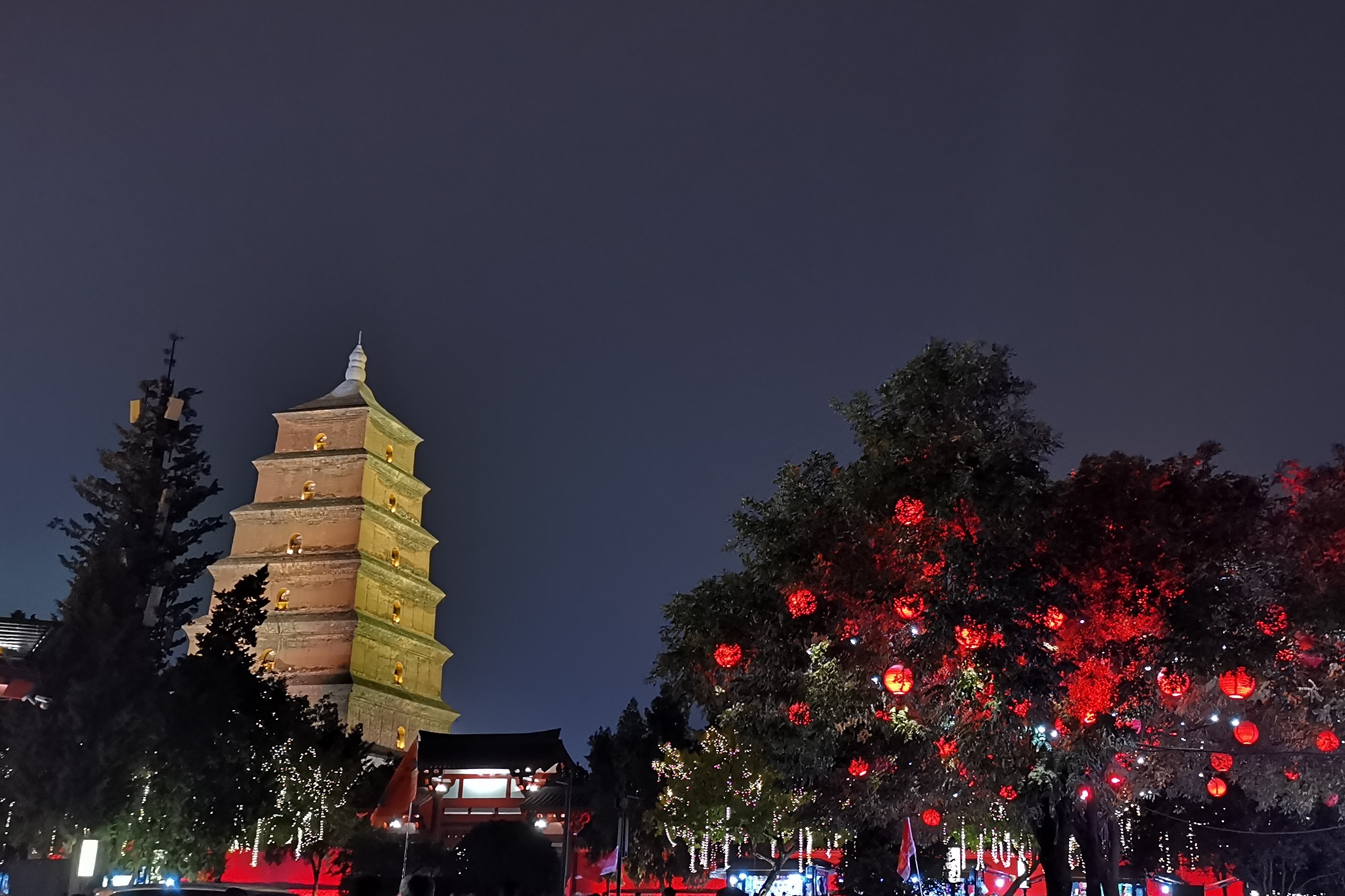 西安雁塔区大雁塔下大唐不夜城1