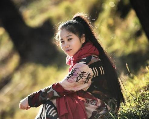 当年为了上星光大道被骗40万,还称不后悔的大山女孩,她现状如何__凤凰