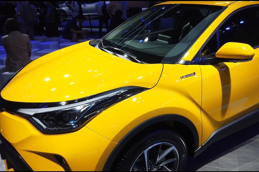 比双门多两门 广汽丰田C-HR混动版