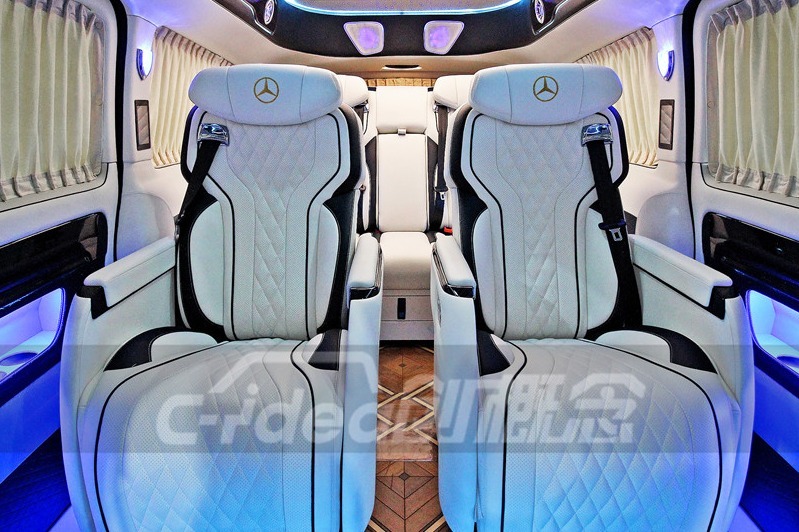 奔驰威霆双开门内饰改装高清视频，七座无隔断米白色加高顶