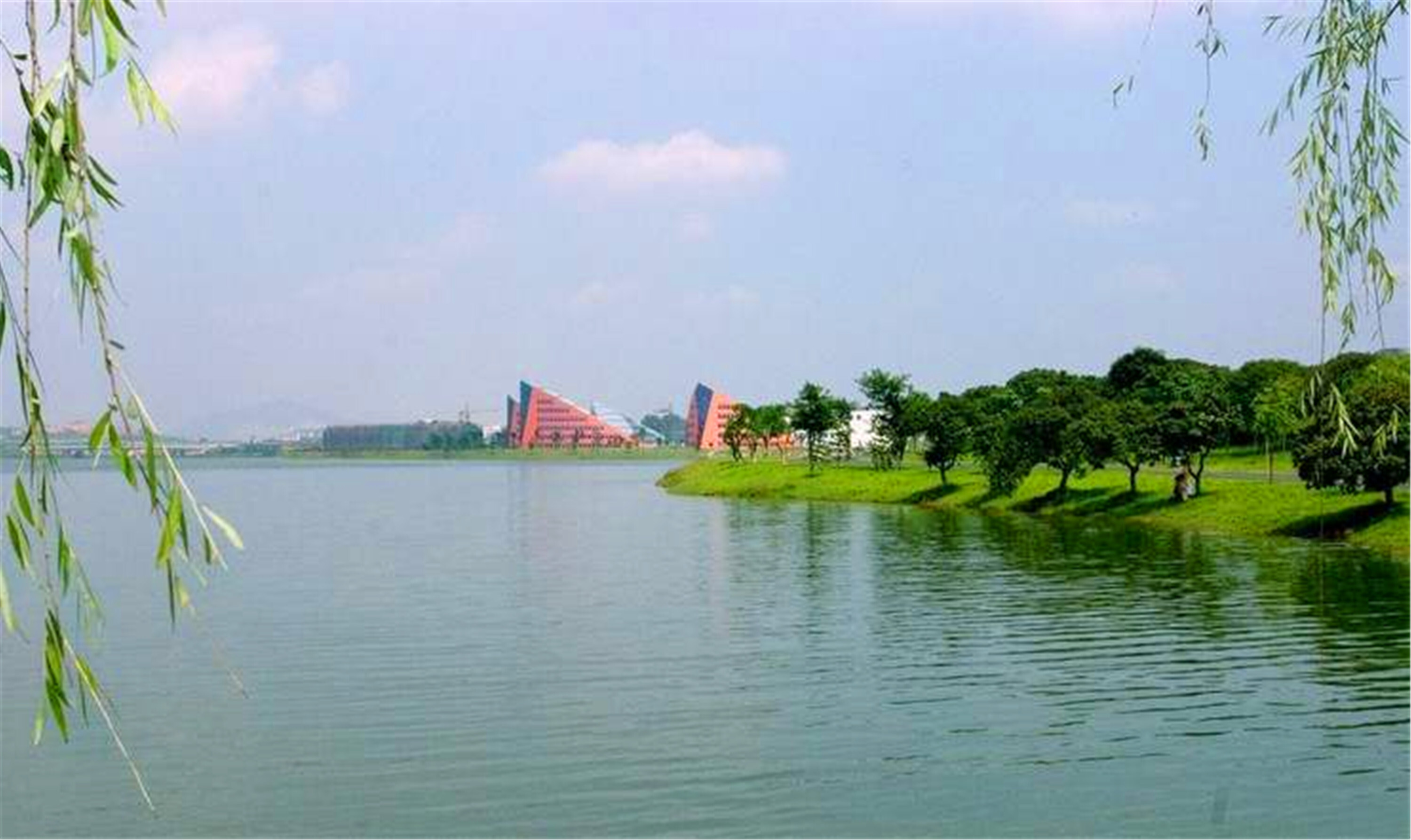 松湖烟雨,落英缤纷,还有状元笔,现已成为东莞新八景之一__凤凰网