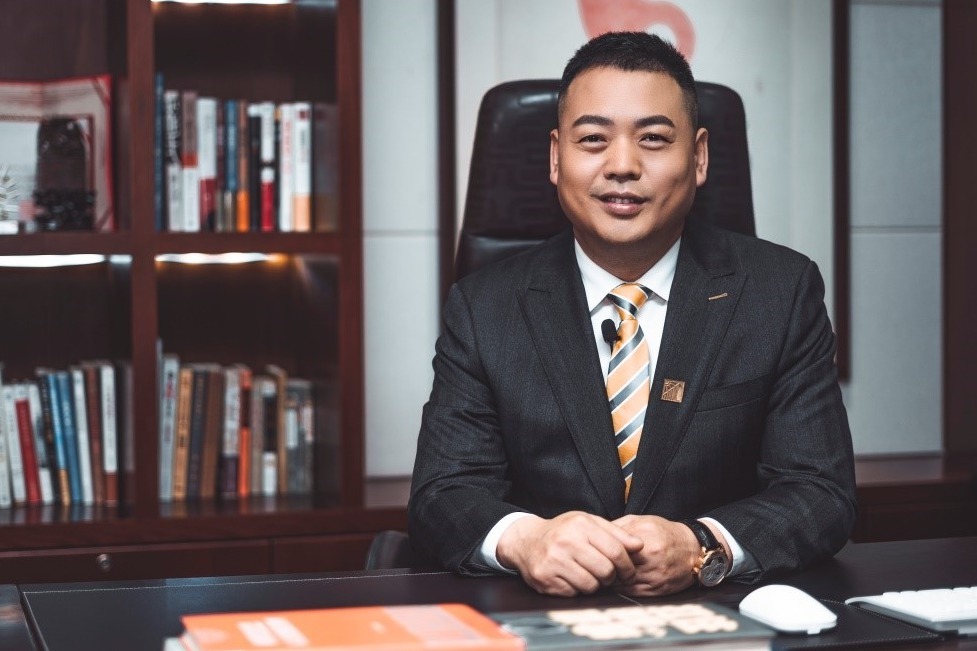 懿皇地产15周年 专访董事长白松朝 以爱为始树立企业独特文化