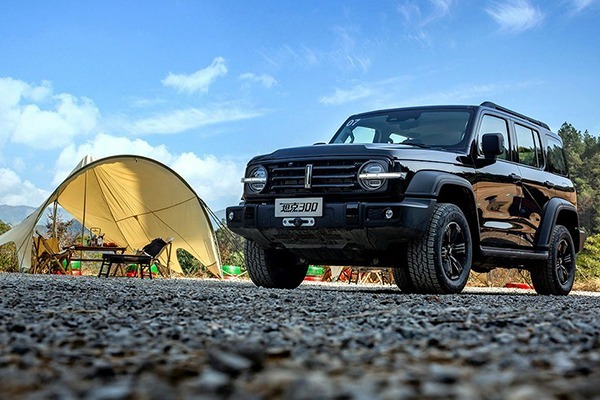 装绞盘要拆车牌？坦克300早都帮你想好了！