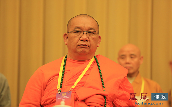 中国佛教协会副会长帕松列龙庄勐(图片来源:凤凰网佛教)
