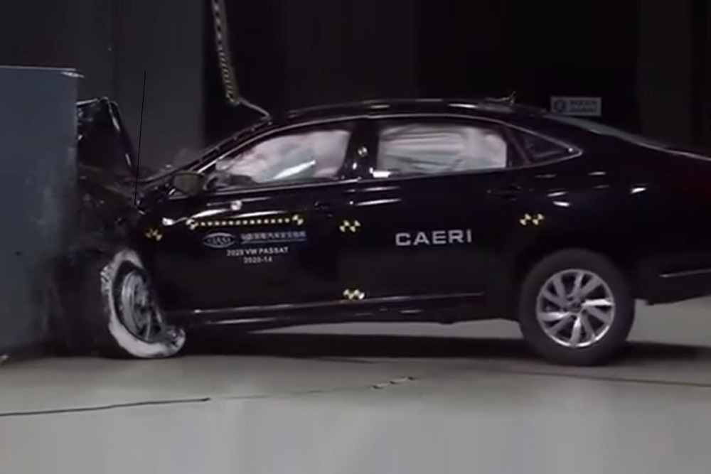 中保研最新帕萨特碰撞成绩公布！比雅阁、凯美瑞还安全