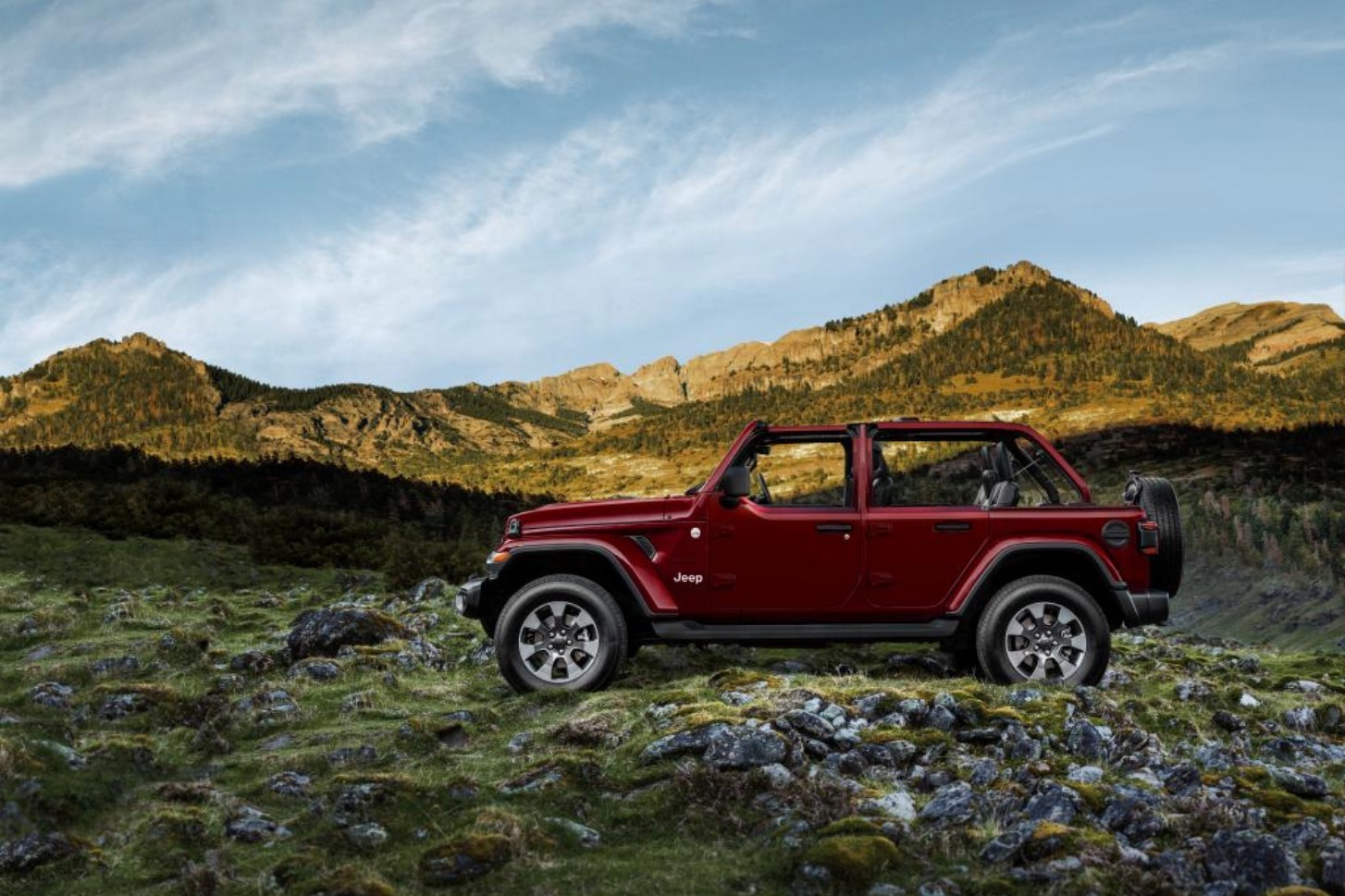 2021款Jeep牧马人正式上市；新款大众帕萨特中保研成绩出炉