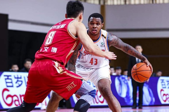 开张啦亨特四川首秀上篮打进首次运动战得分